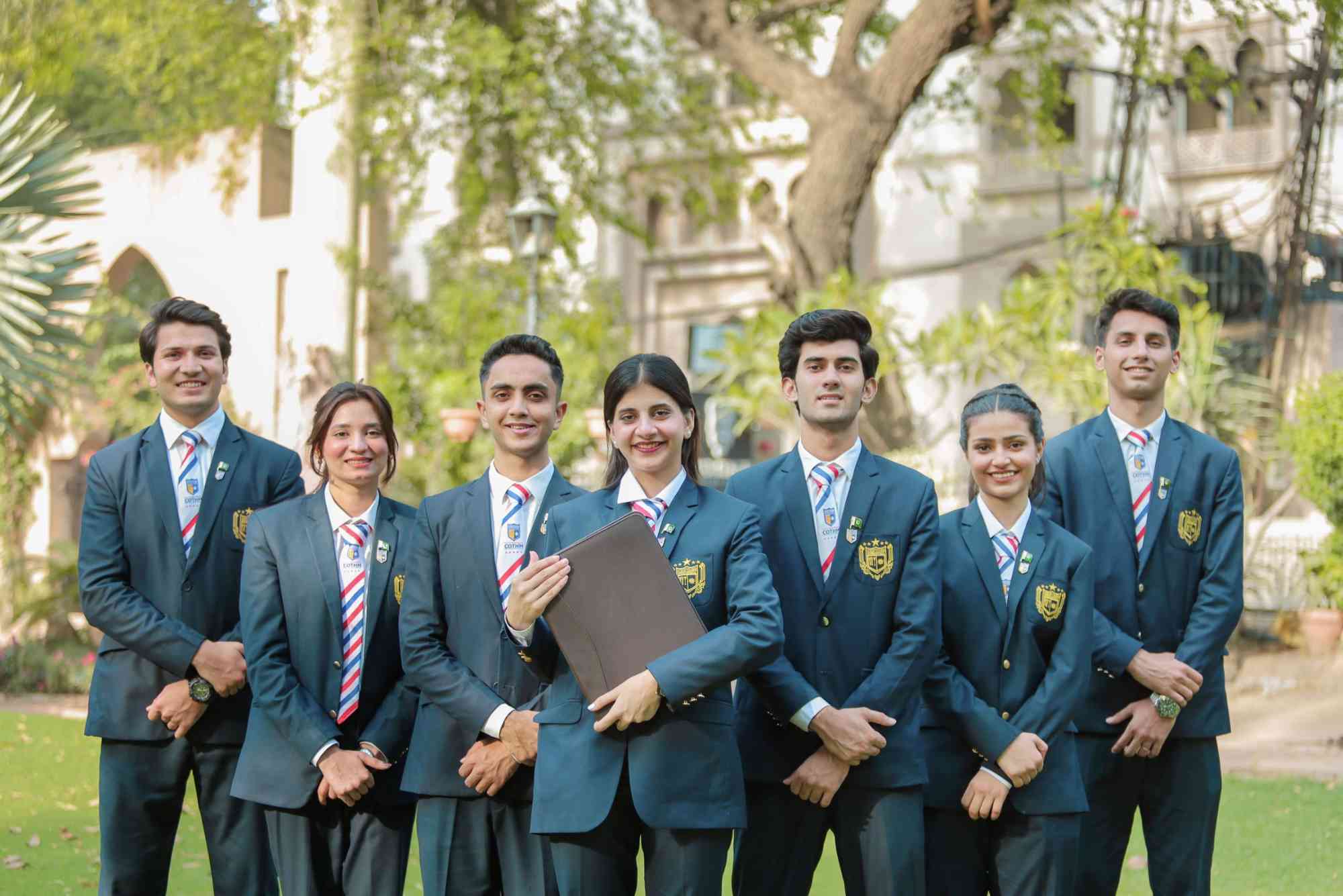 مميزات مدرسة السياحة والفنادق