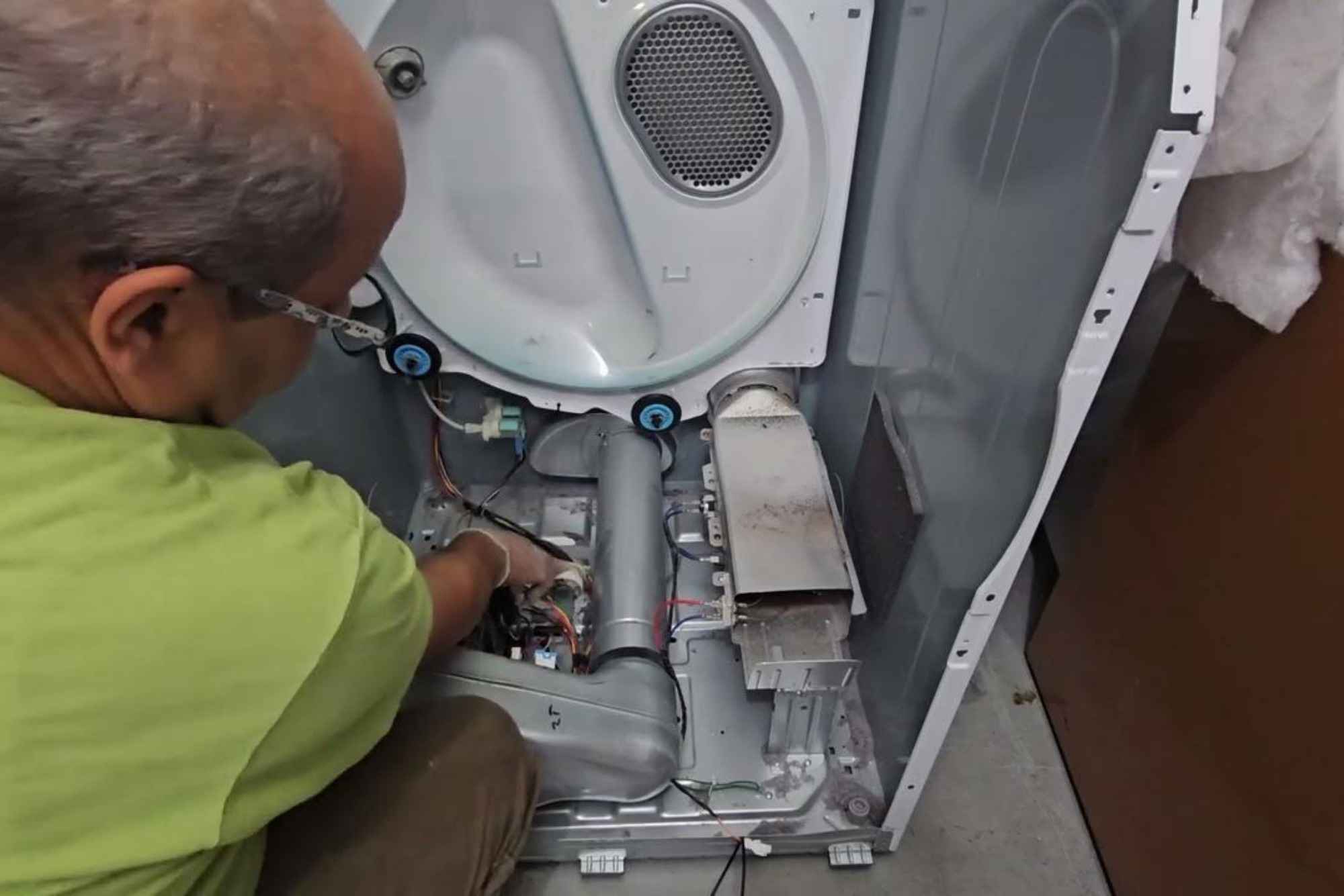 علامات مشاكل مصدر الطاقة في النشافة وأهمية الإصلاح